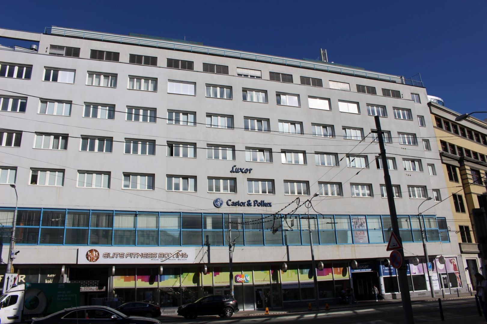 BOND REALITY - prenájom priestorov v centre BA, Štúrova ul., LUXOR