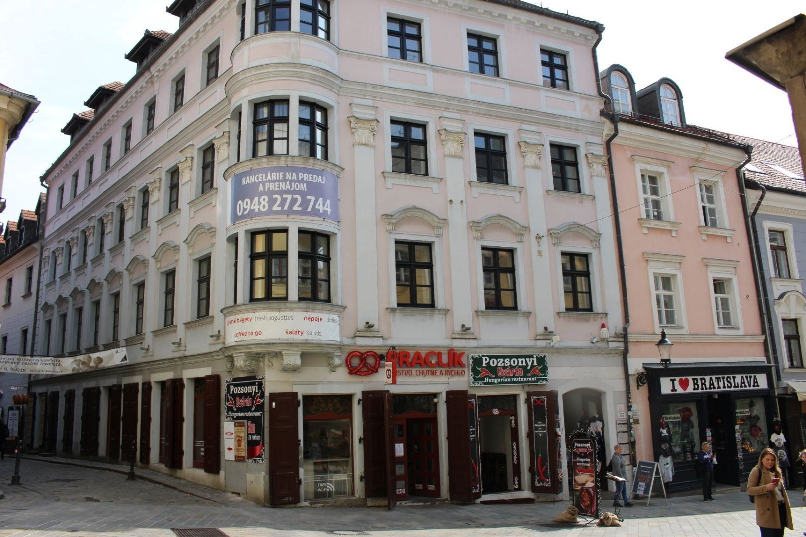 BOND REALITY - kancelárie v historickom centre BA, Michalská ul.