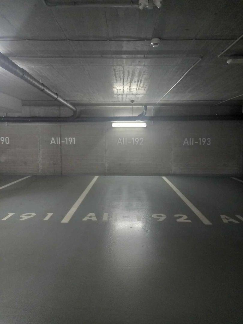 Prenájom garážového státia na ul Jozefská , Ba Staré Mesto