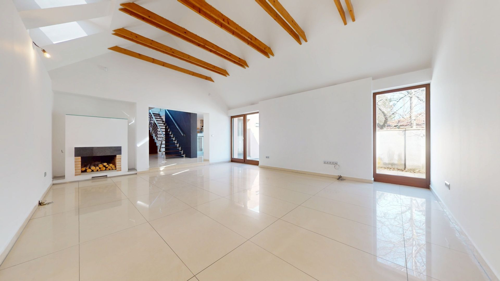 Samostatne stojací rodinný dom s veľkým pozemkom, Nová Dedinka | Virtuálna prehliadka |