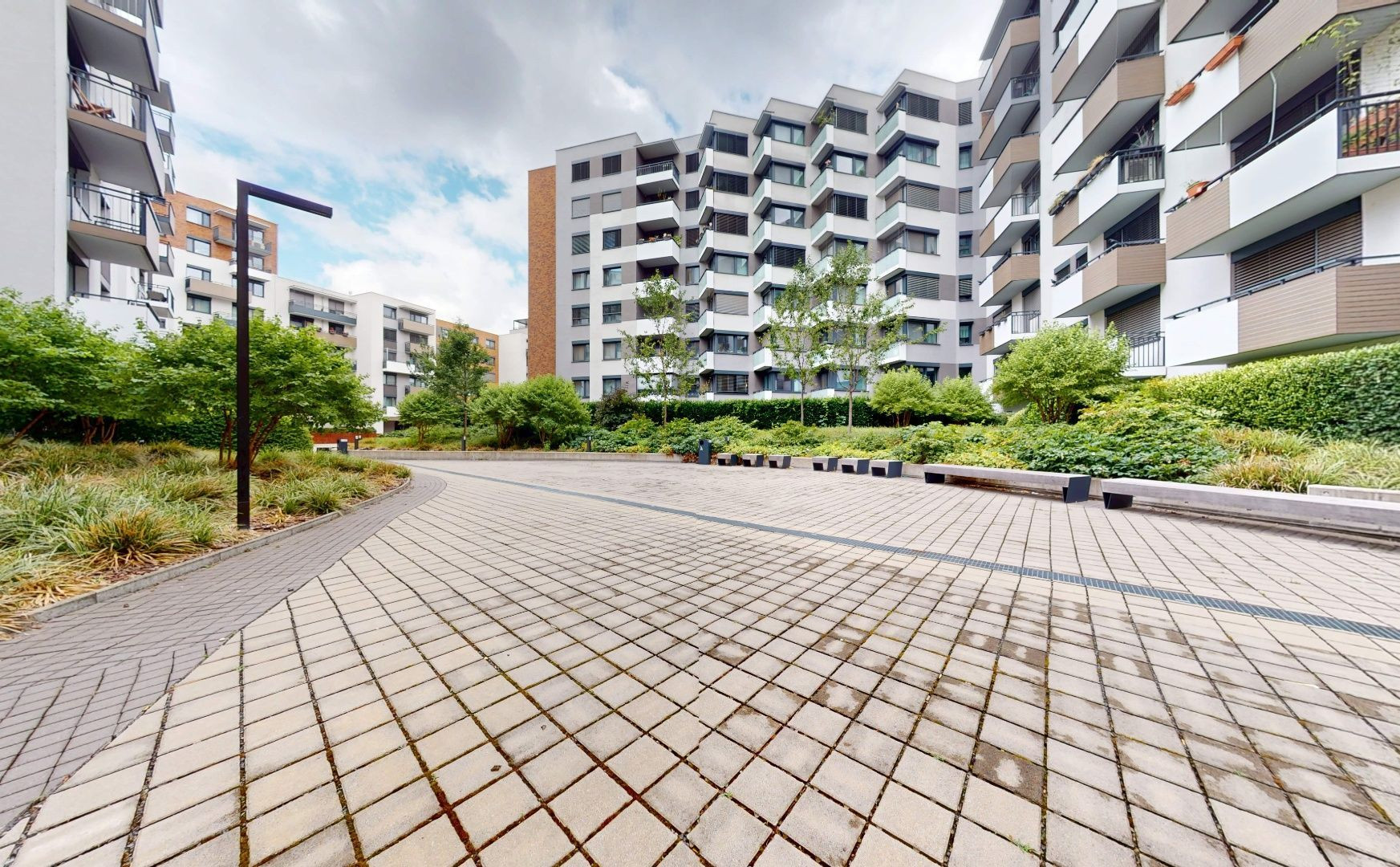 BOND REALITY - Prenájom novostavby 2 izb. bytu v centre - projekt Stein.