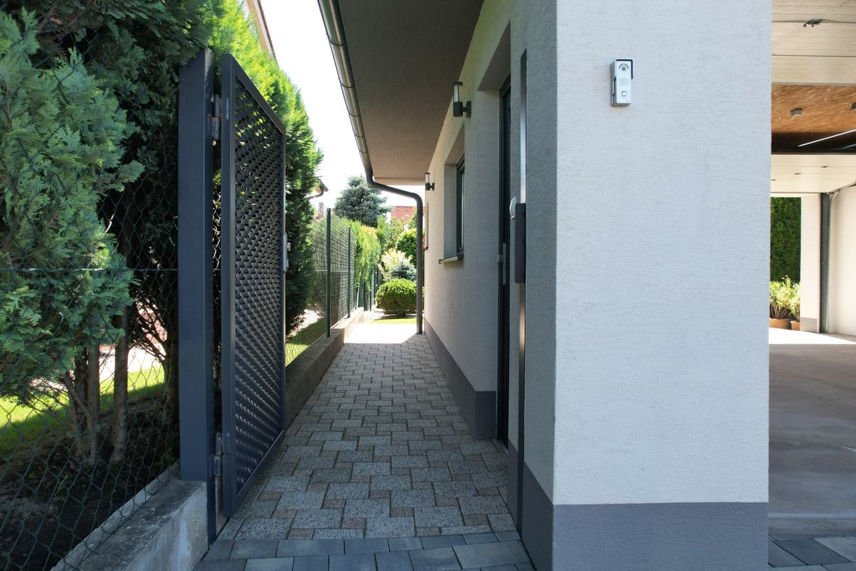 REZERVOVANÉ ! Krásny 5 izbový RD Jarovce na predaj