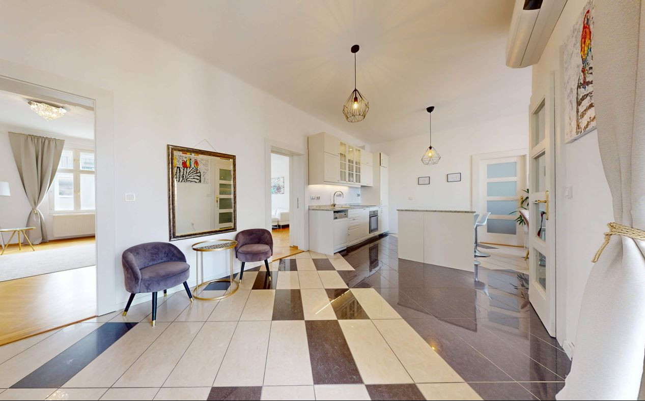 Zrekonštruovaný 4 izbový byt s balkónom v centre mesta na ul. Heydukova