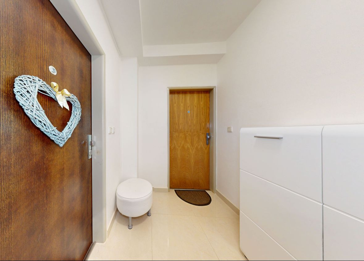 BEZ PROVÍZIE: 1-izbový byt na prenájom – Veternicová, Karlova Ves