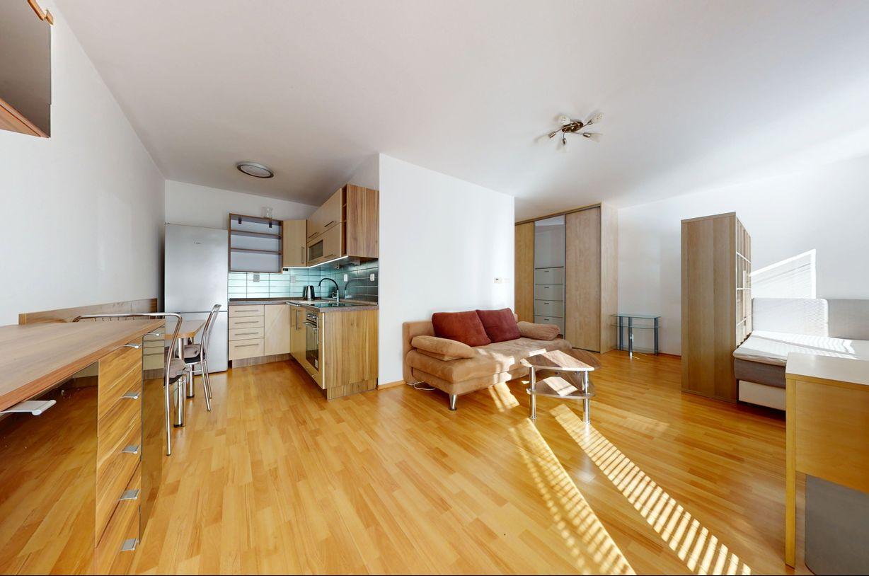 VEĽKÝ 1-IZBOVÝ BYT S BALKÓNOM V NOVOSTAVBE