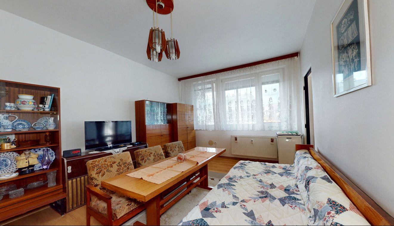 1 izbový byt vo vyhľadávanej časti Rače a samostatne stojaca murovaná garáž