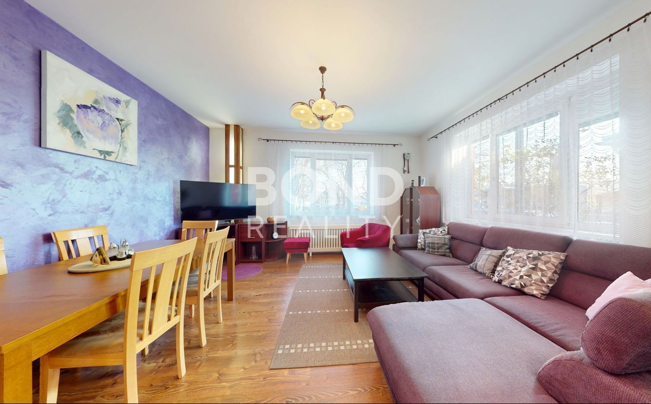 Priestranný rodinný dom v centre obce Ivanka pri Dunaji