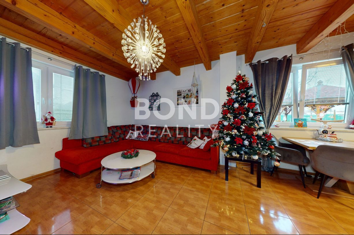 EXKLUZÍVNE | 3-izbový mezonet v centre Mostu pri Bratislave s parkovaním a záhradou