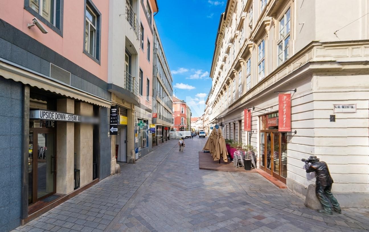 Prenájom priestorov na pešej zóne, Laurinská ul.