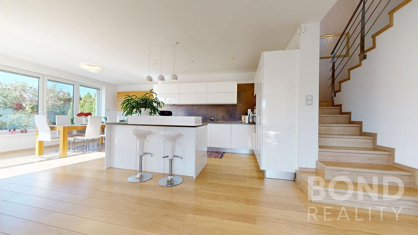 Predrezervovaný: Výnimočný  5 izbový rodinný dom v prestížnej časti Rusoviec – Gaštanová alej