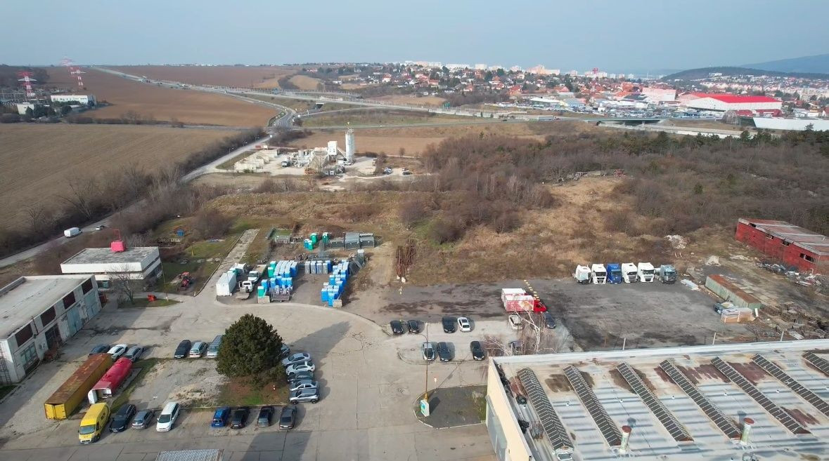 Na prenájom: Skladovo výrobné a logistické priestory rôznych veľkostí pri diaľnici v Nitre