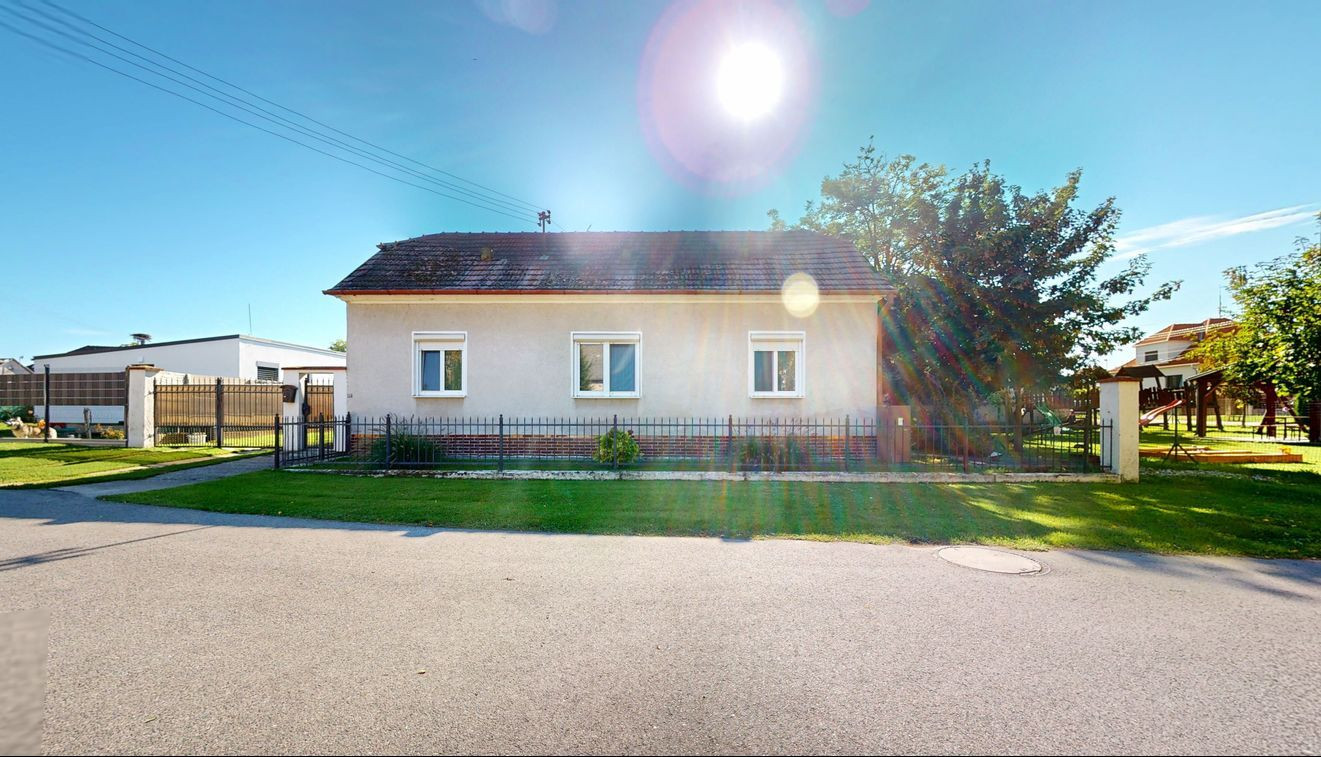 REZERVOVANÉ!Ponúkame Vám na predaj 4 izbový rodinný dom  v obci Trnávka, v okrese Dunajská Streda