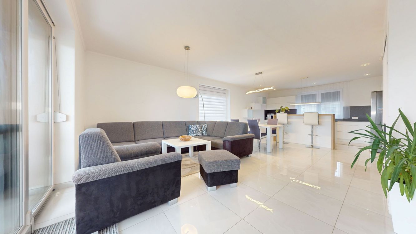 Na predaj krásny samostatne stojací 4-izbový rodinný dom v  Lehniciach – Sása