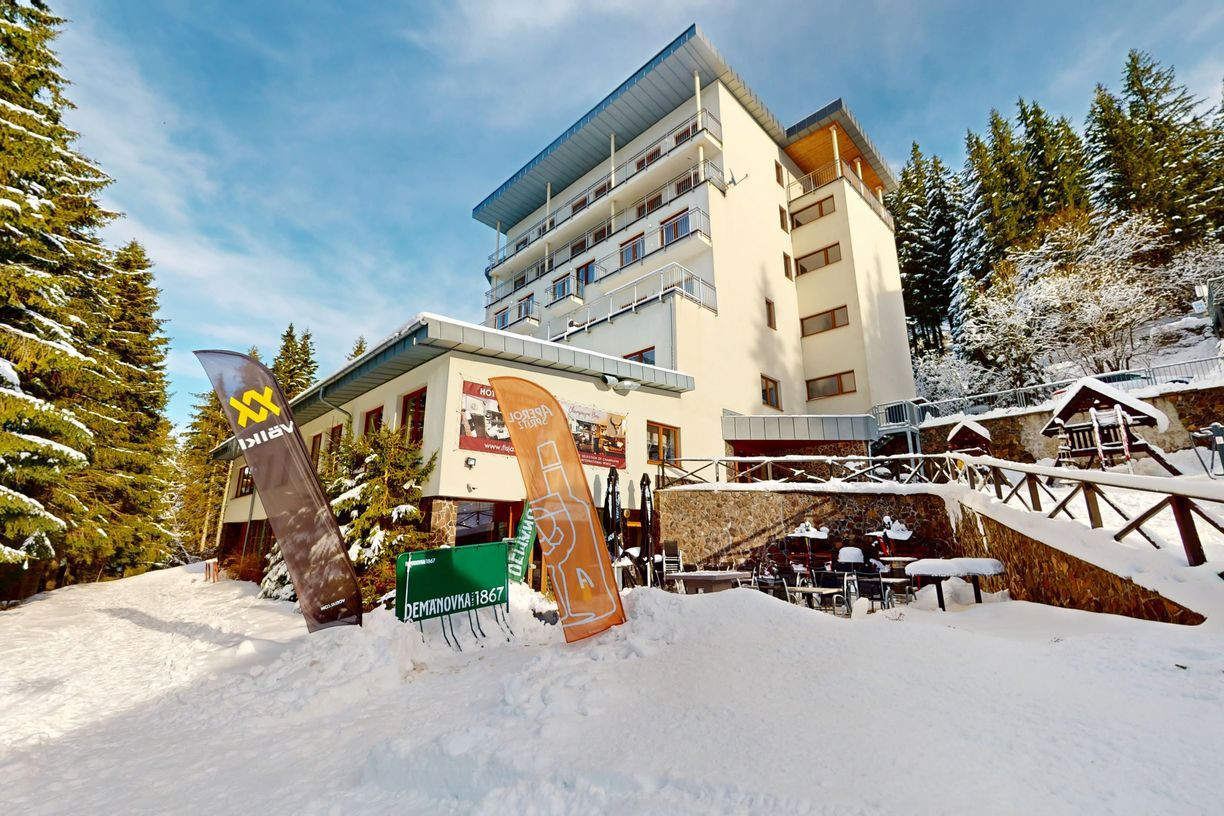 NA PREDAJ APARTMÁN PRIAMO NA SVAHU V  Hotel FIS Jasná ****