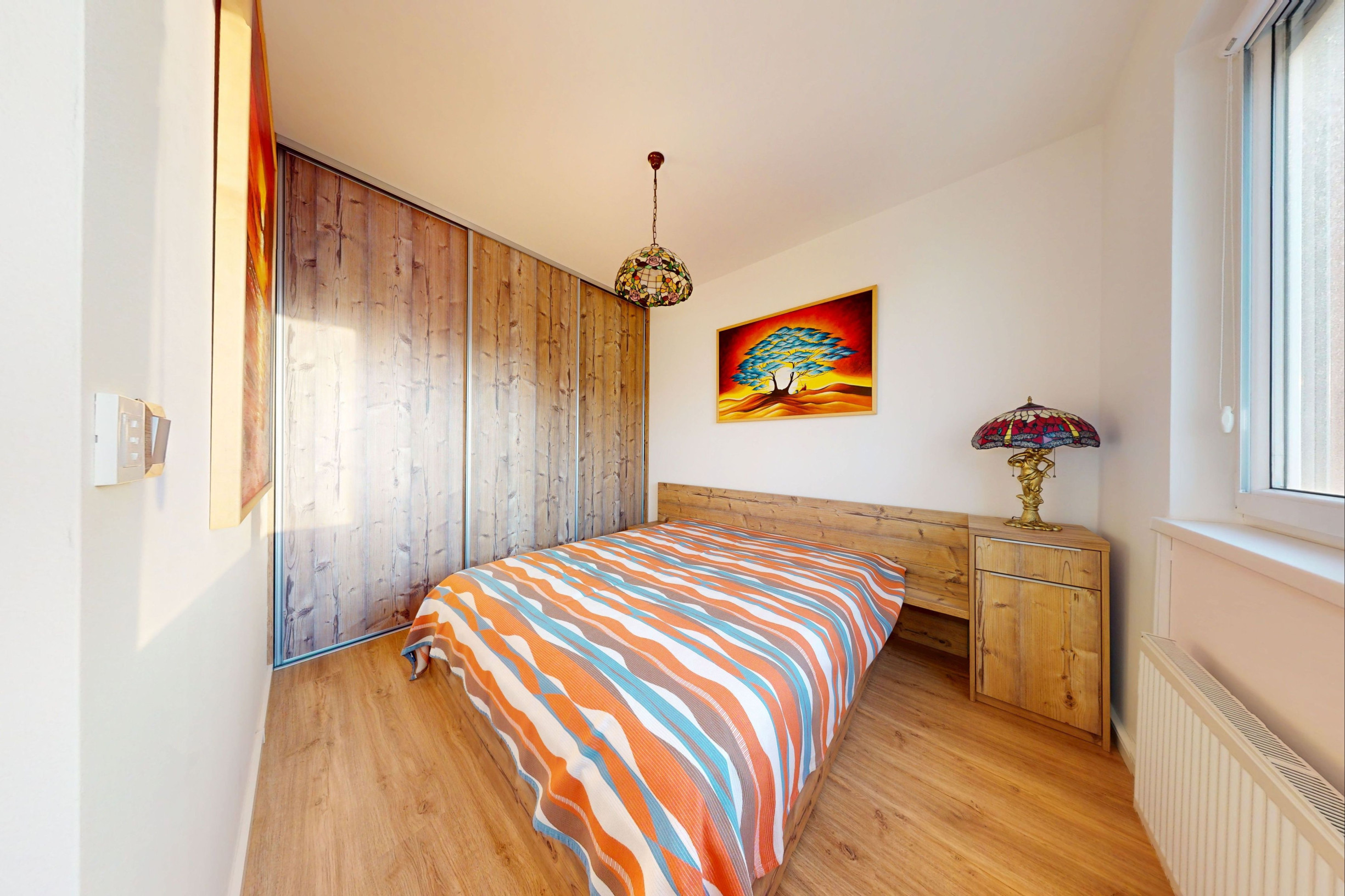 Nadštandardný, kompletne zariadený 2 izbový byt v Dúbravke 