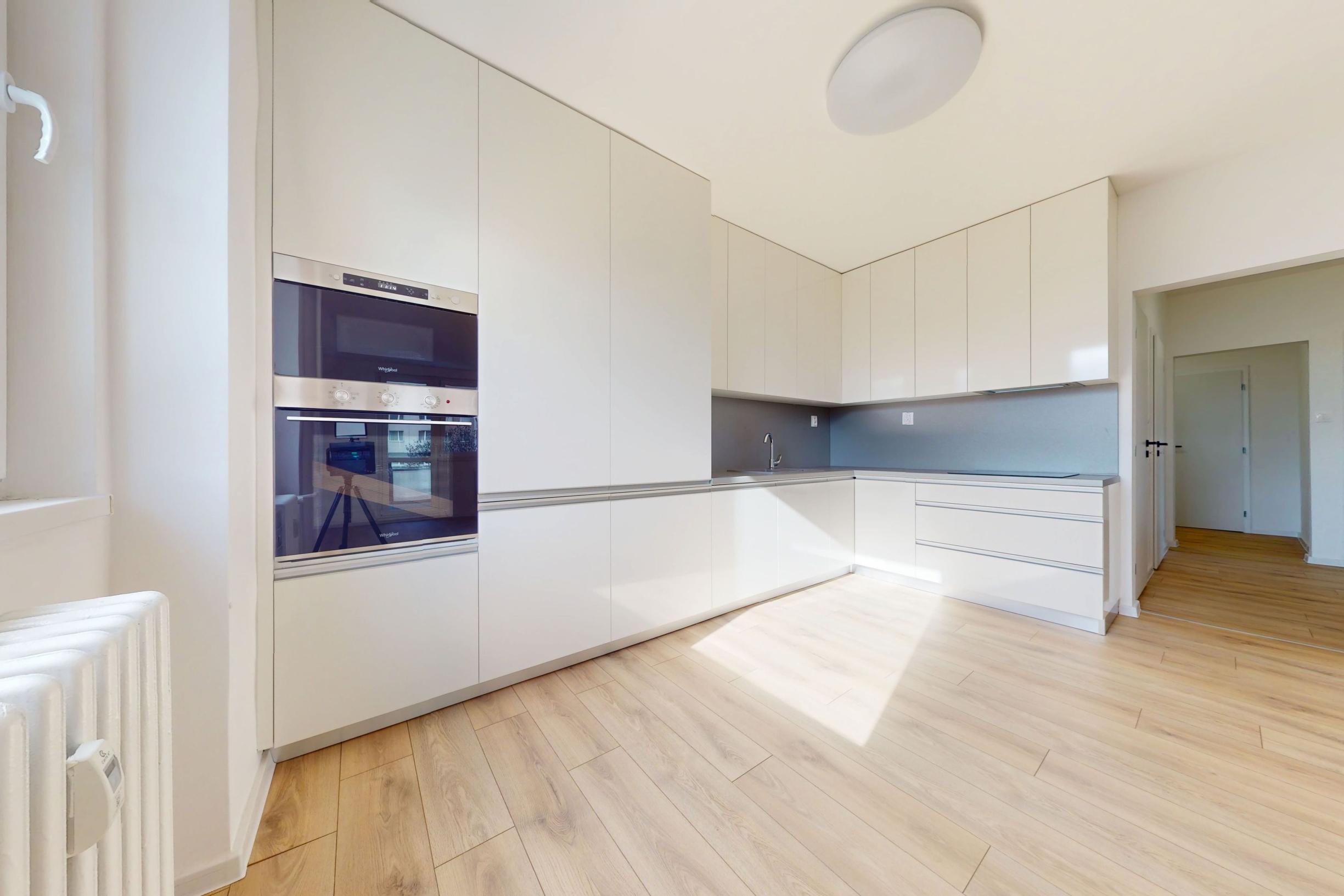 3 IZB. BYT S LODŽIOU NA KRAMÁROCH, NOVÁ REKONŠTRUKCIA