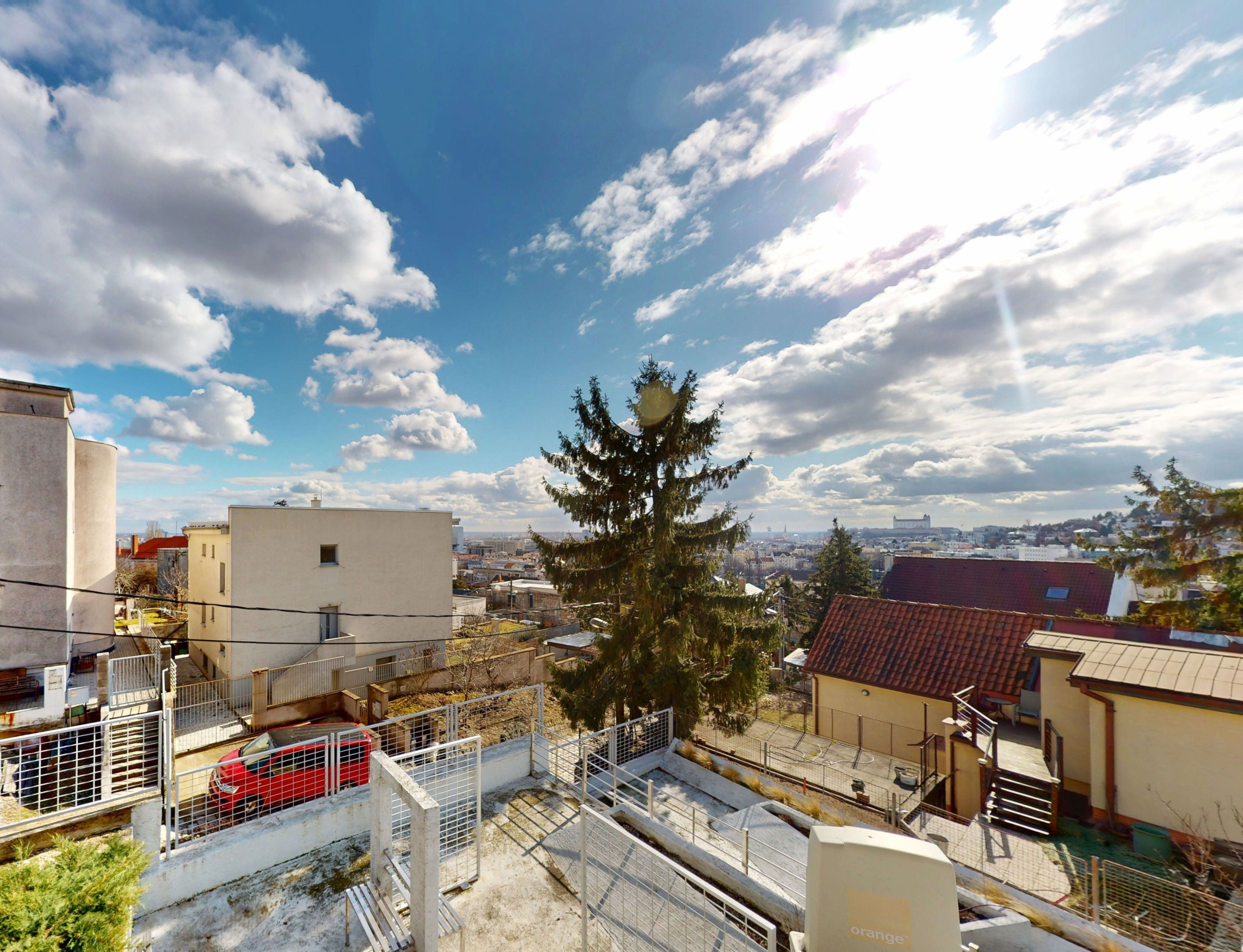 Na prenájom 4 izbový byt v rodinnom dome s úžitkovou plochou 140 m², ul. Vančurova, Bratislava