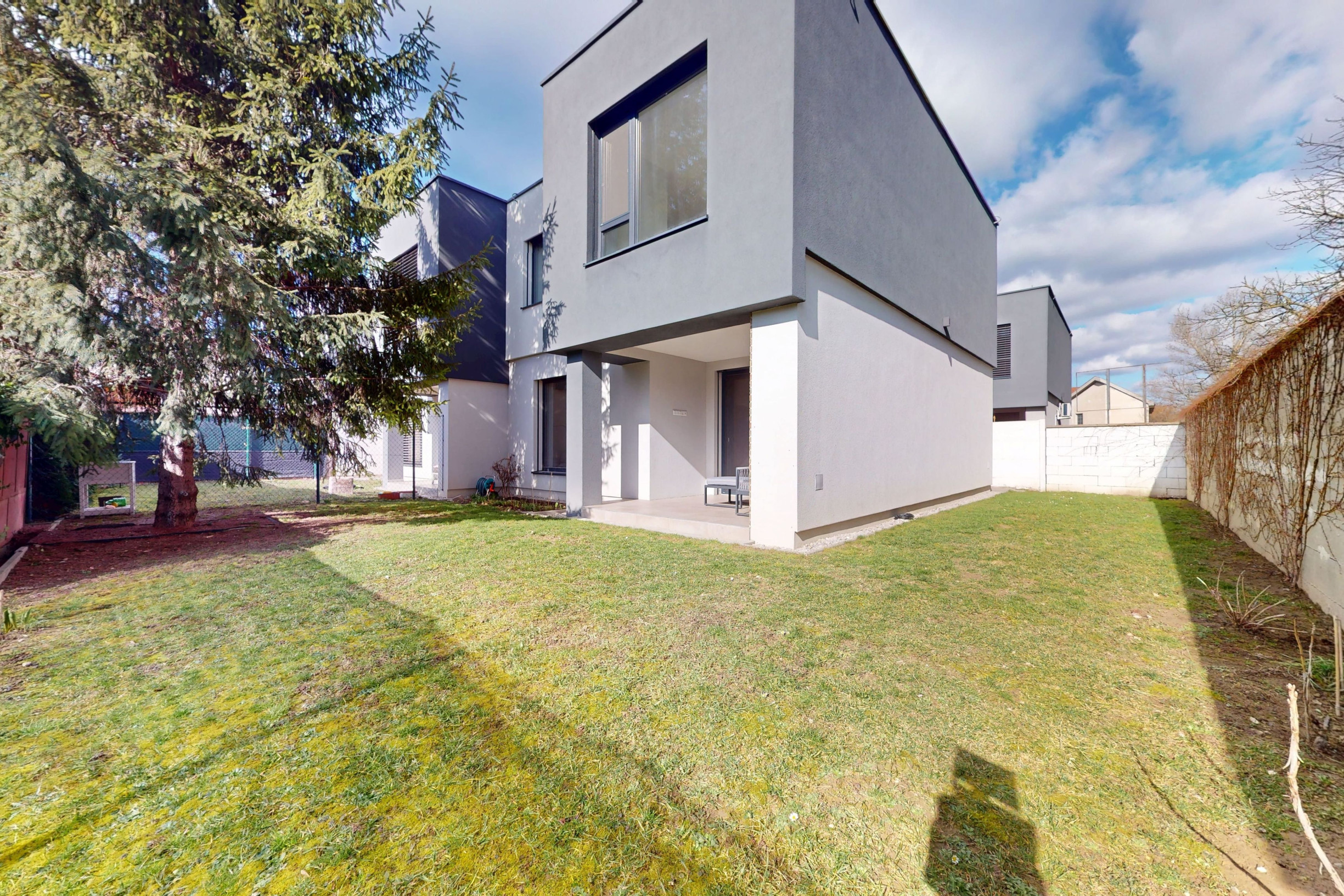 NOVOSTAVBA | Dizajnový 4-izbový mezonet v BOHO štýle – ulica Železničná 7C, Bratislava – Vrakuňa