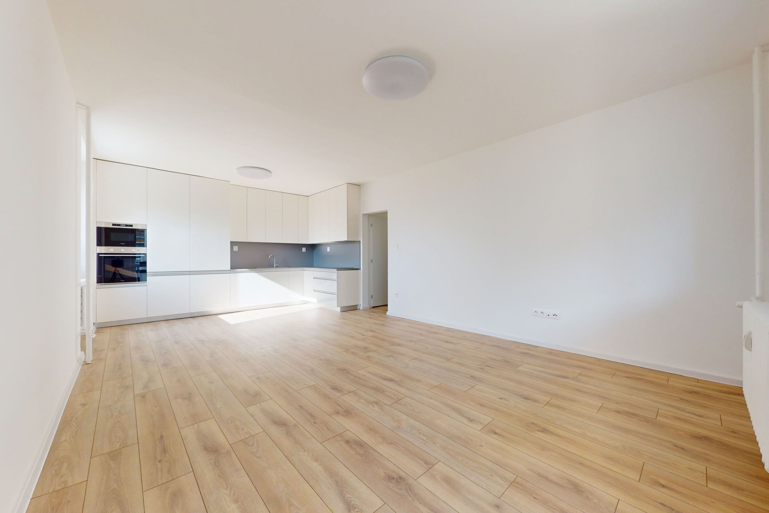 3 IZB. BYT S LODŽIOU NA KRAMÁROCH, NOVÁ REKONŠTRUKCIA