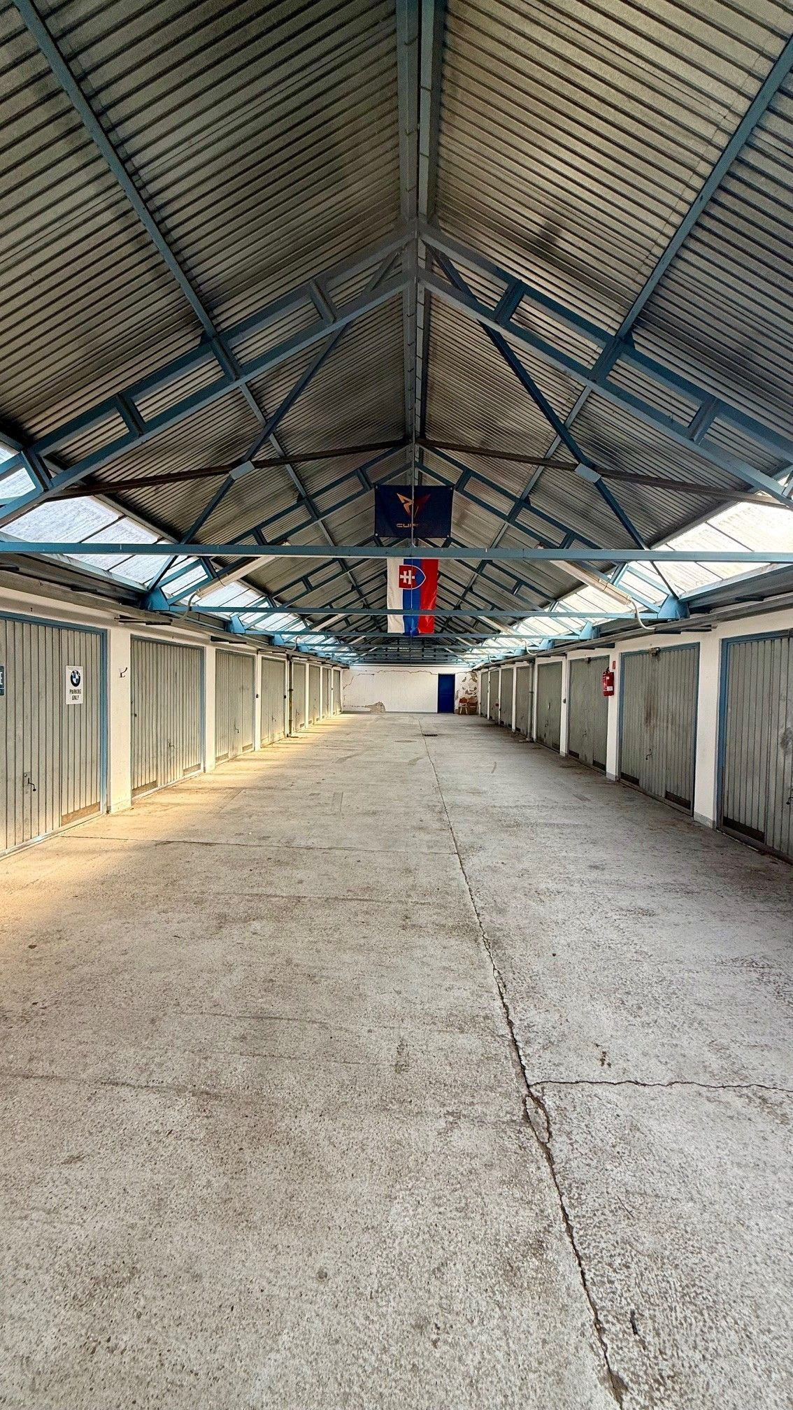 NA PREDAJ: GARÁŽ v garážovom dome – Eisnerova ulica