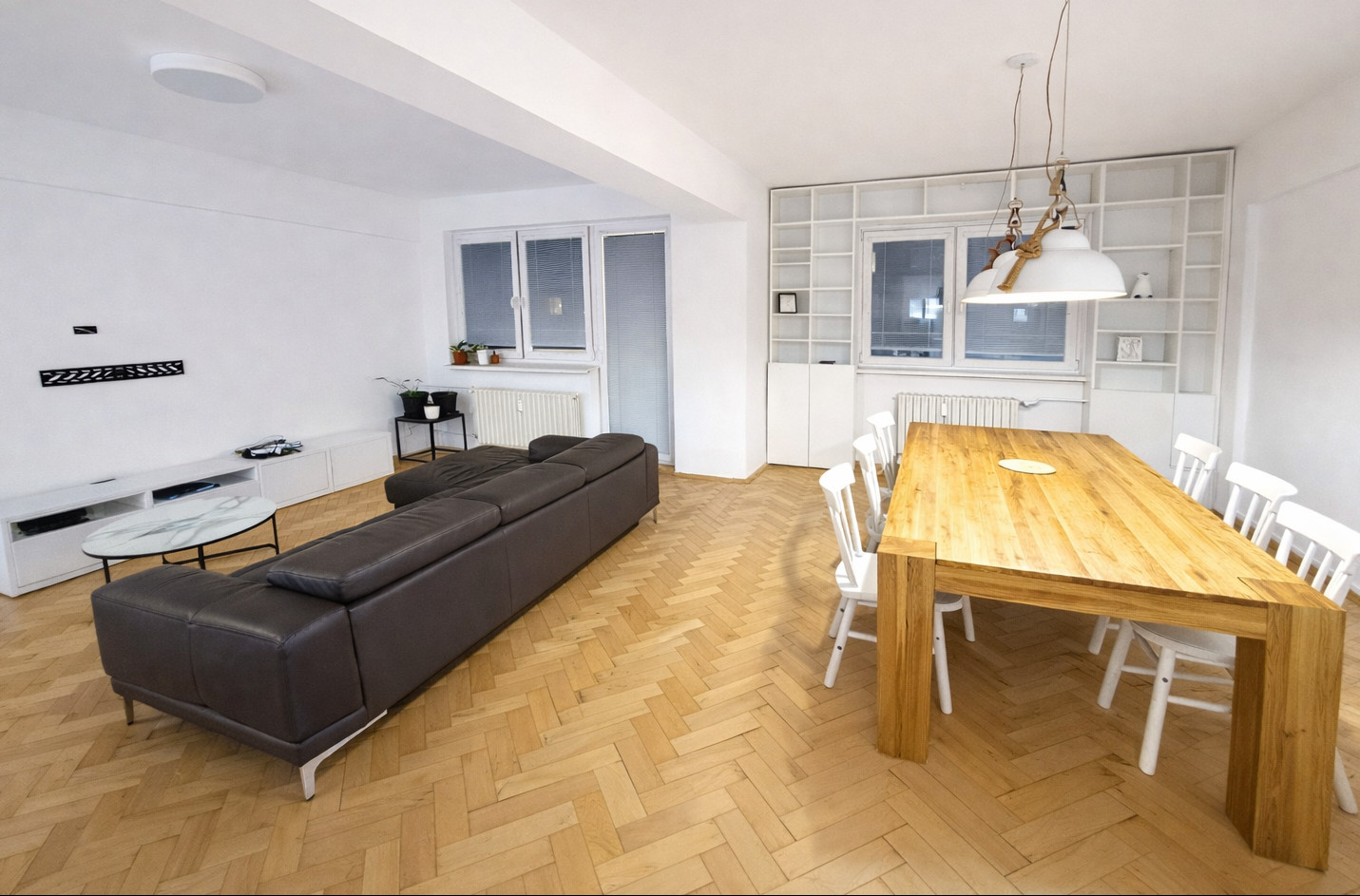 Na prenájom priestranný 4-izbový byt na Blumentálskej ulici v Bratislave