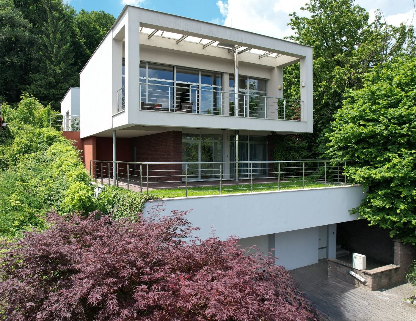 Predaj 6 izbový rodinný dom pri lese, Dúbravka