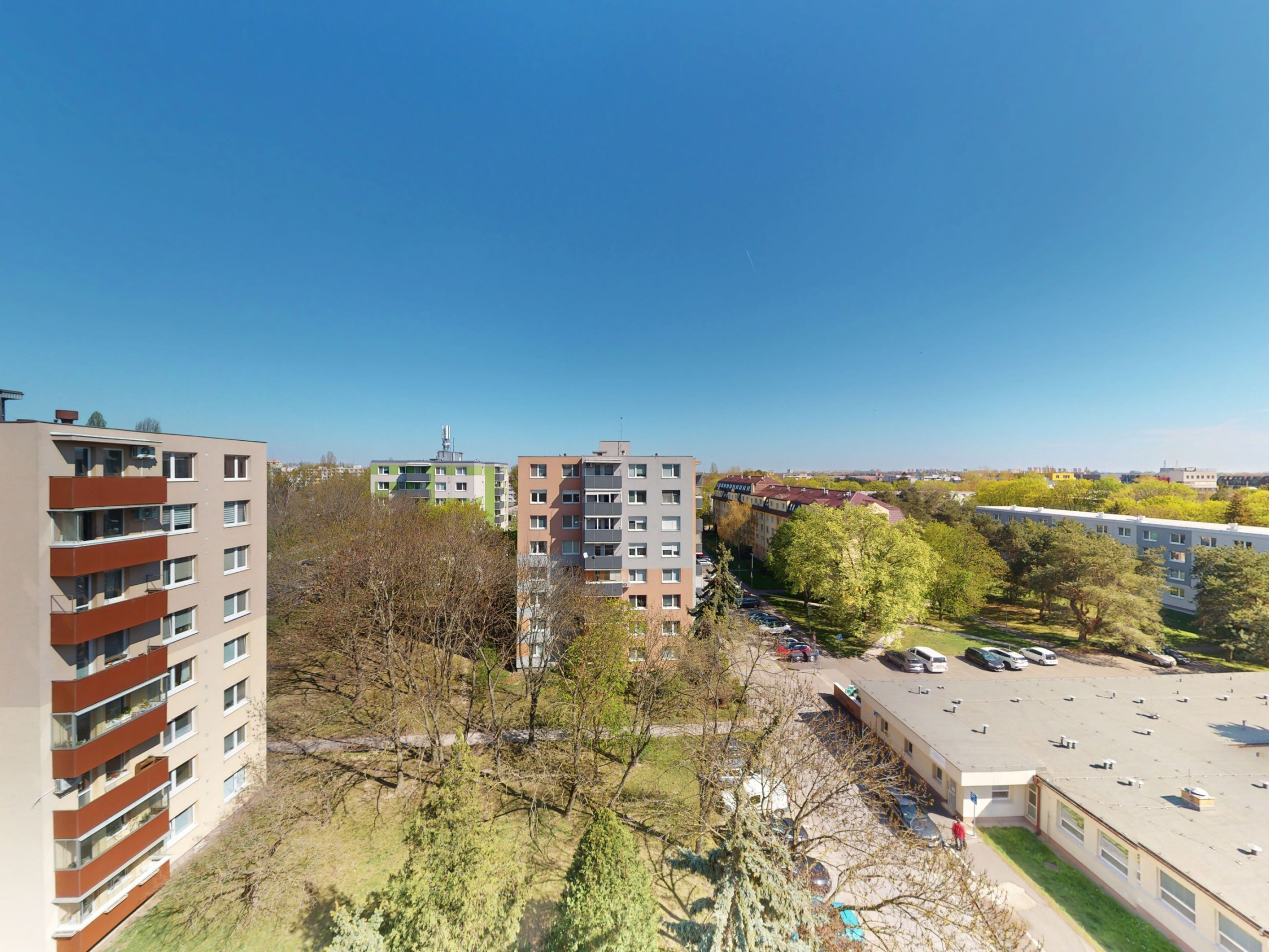  3 izbový byt s balkónom v pôvodnom stave v Ružinove na Babuškovej ul.