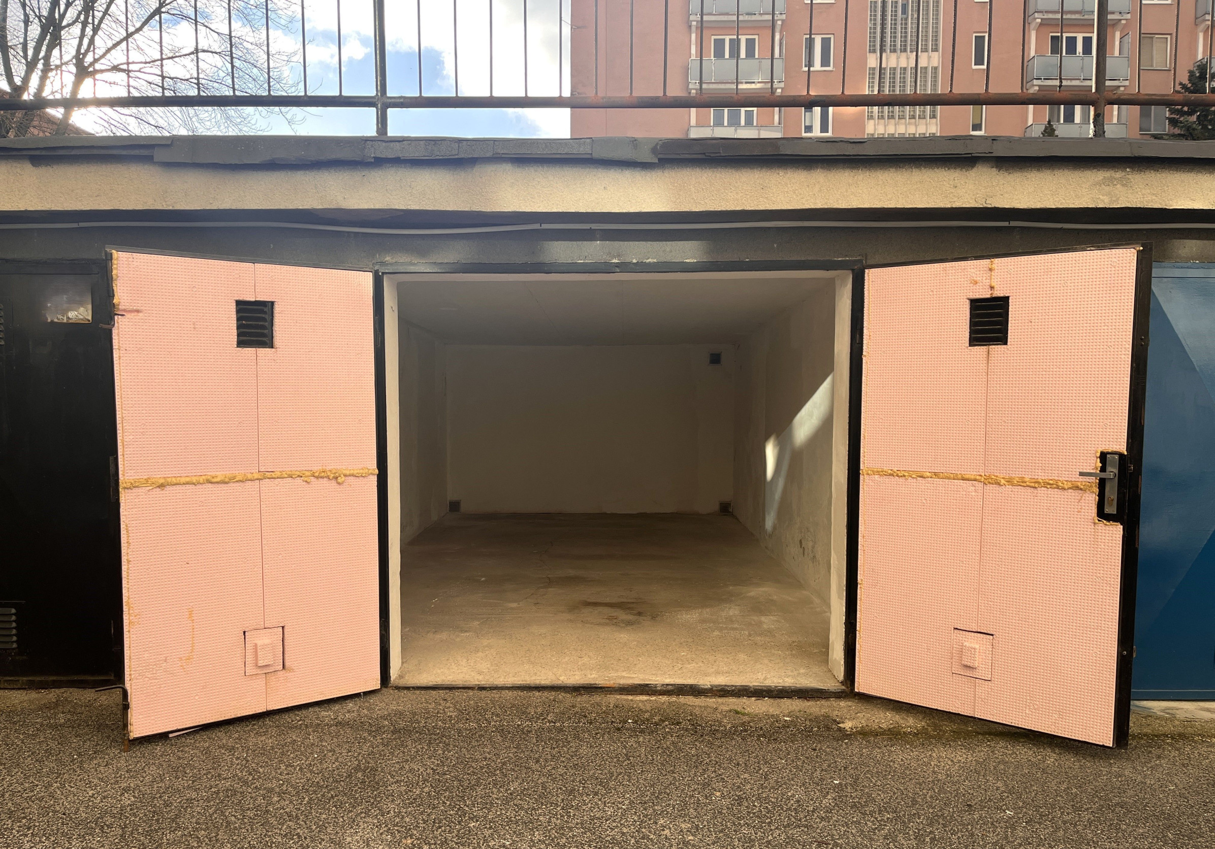 Praktická garáž v Ružinove