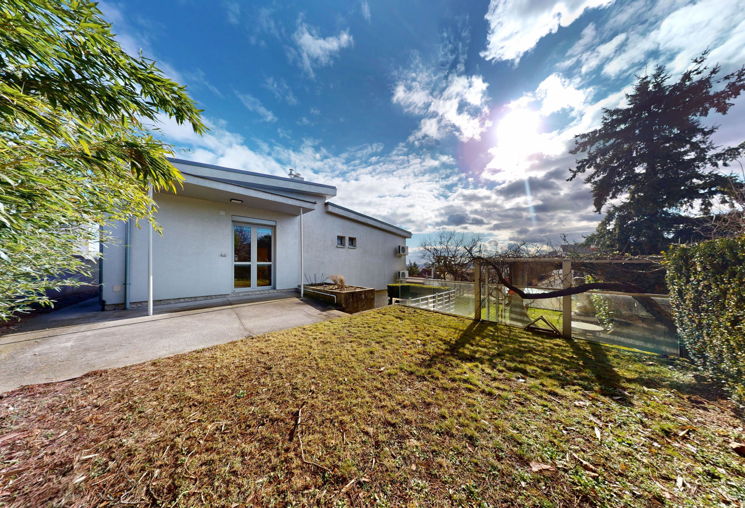 Na prenájom rodinný dom na bývanie alebo podnikanie – Vančurova ulica, Bratislava