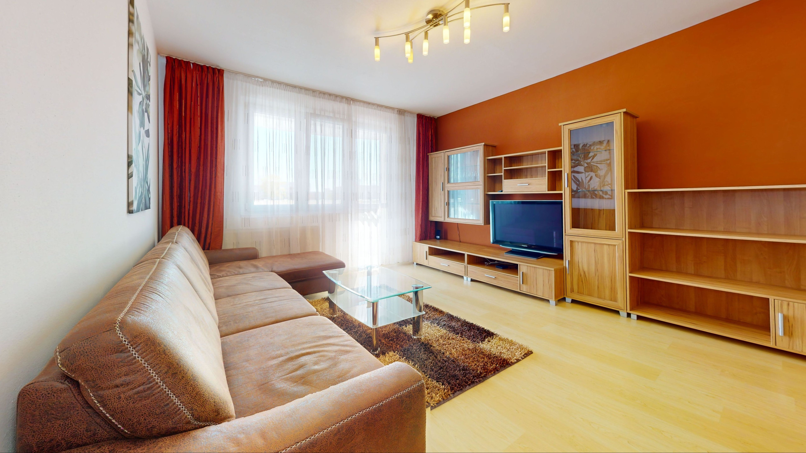 PRENÁJOM: Svetlý 3i byt s 2 loggiami pri lese – Hlaváčikova, Dlhé diely