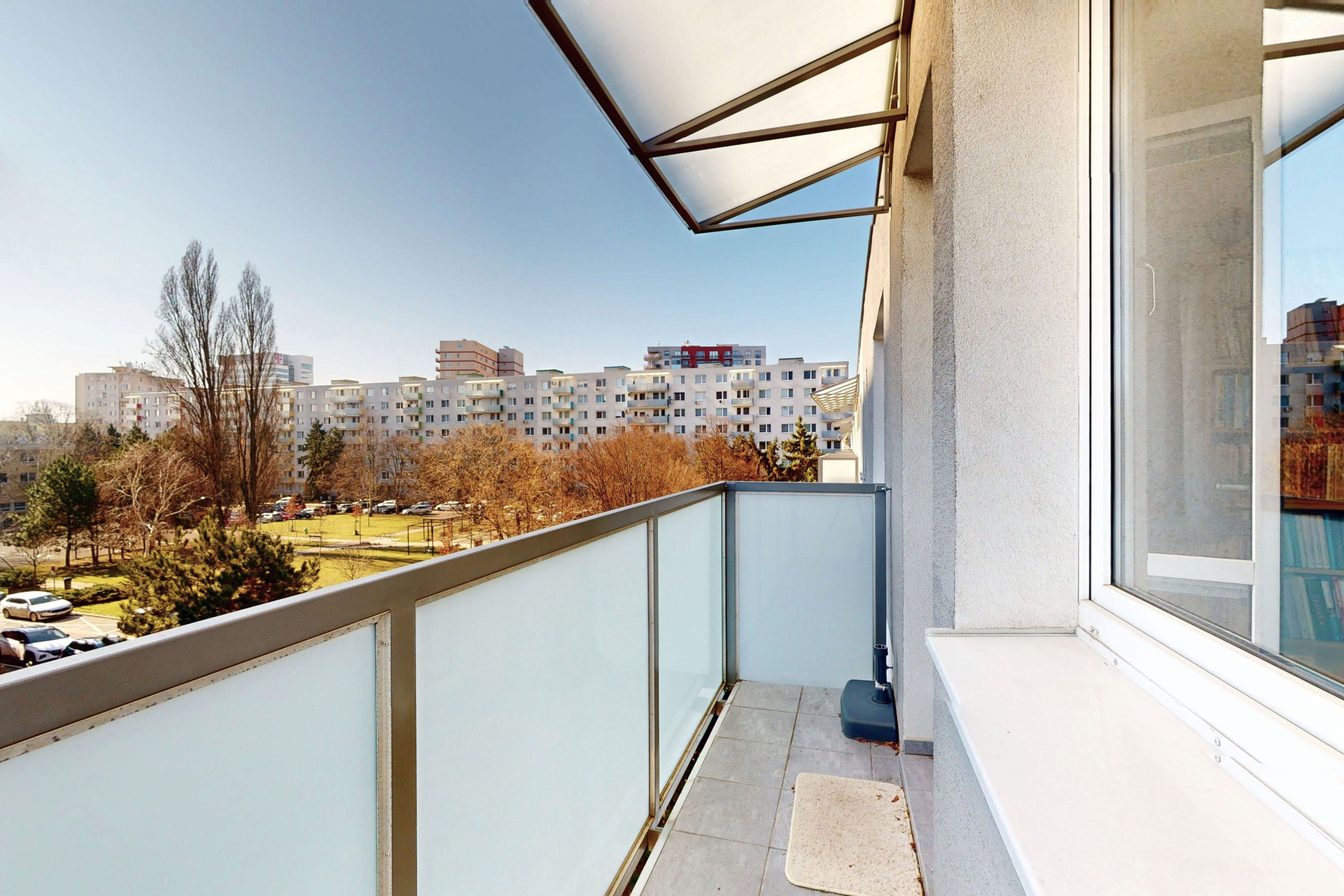 Slnečný 3,5-izbový byt v srdci Ružinova  – Trávniky