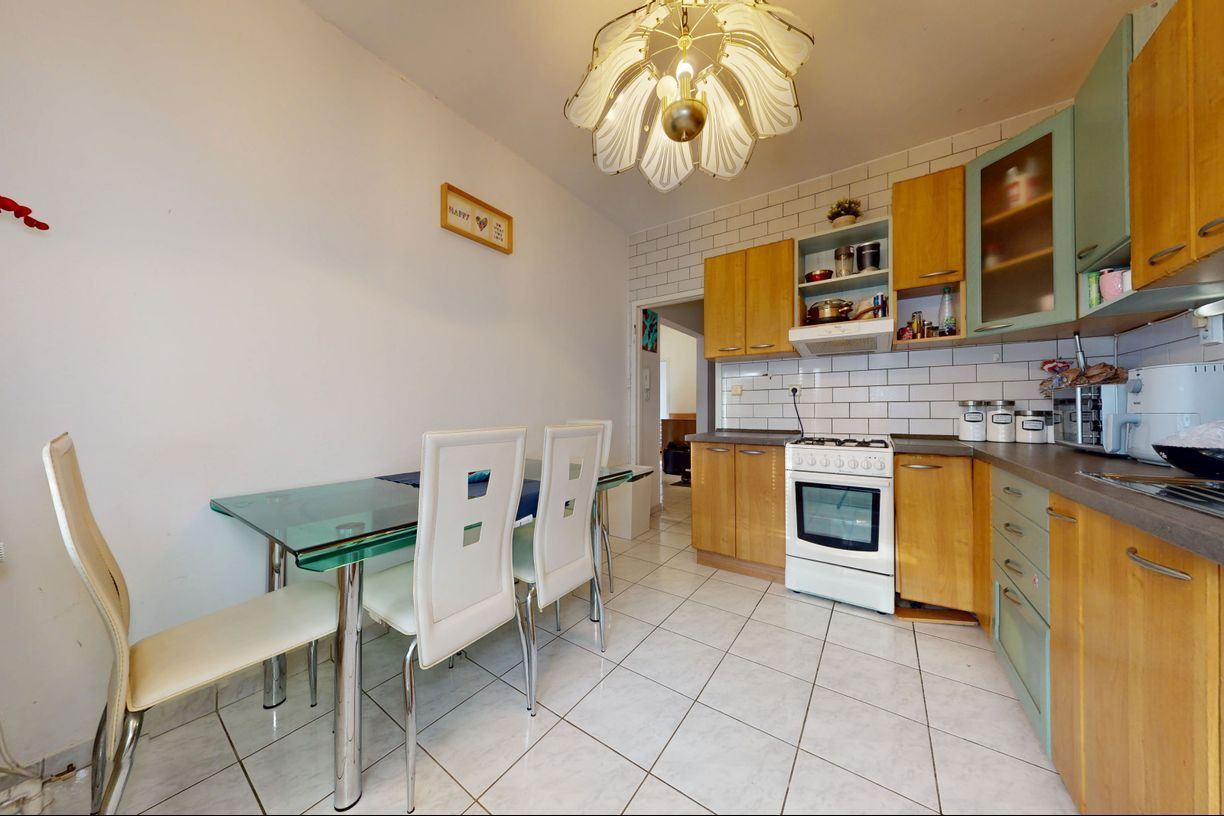 Na predaj 3-izbový byt, Jasovská ulica – Petržalka