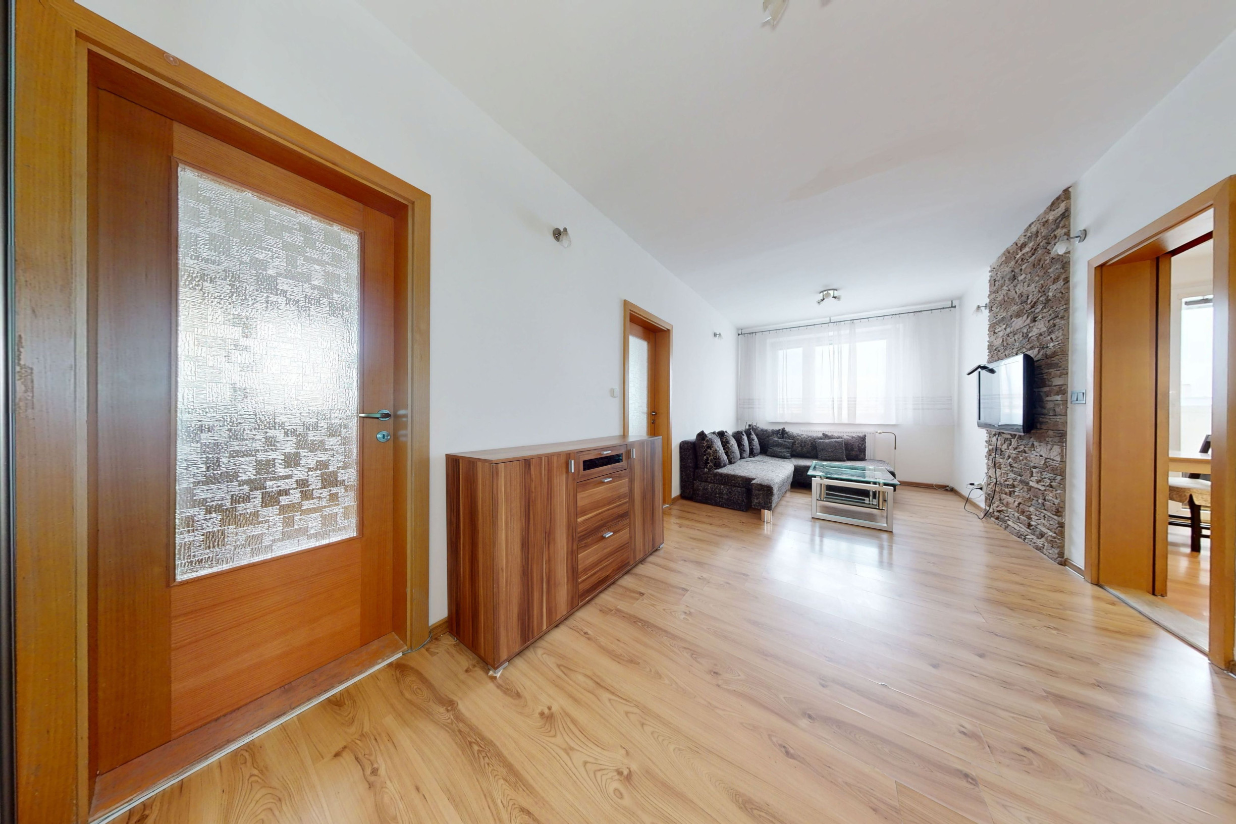 3-IZBOVÝ BYT S LODŽIOU PRI CHORVÁTSKOM RAMENE.