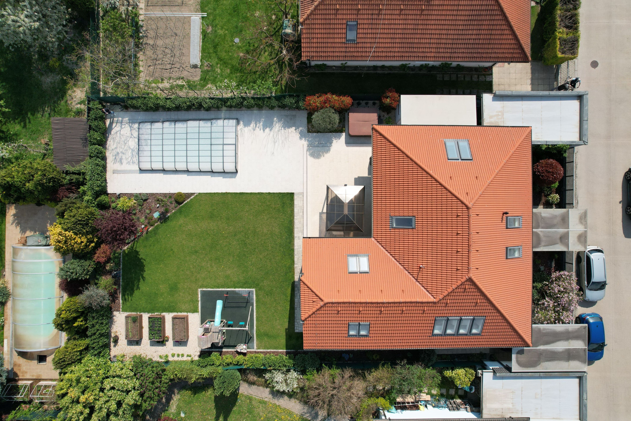 Prémiový rodinný dom so súkromným wellness a vyhrievaným bazénom — Malinovo, 17 km od centra Bratislavy