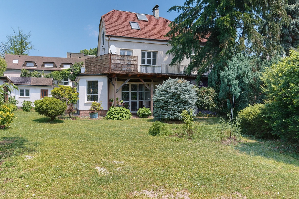 Na predaj viacúčelový rodinný dom Mlynská dolina – Patrónka.