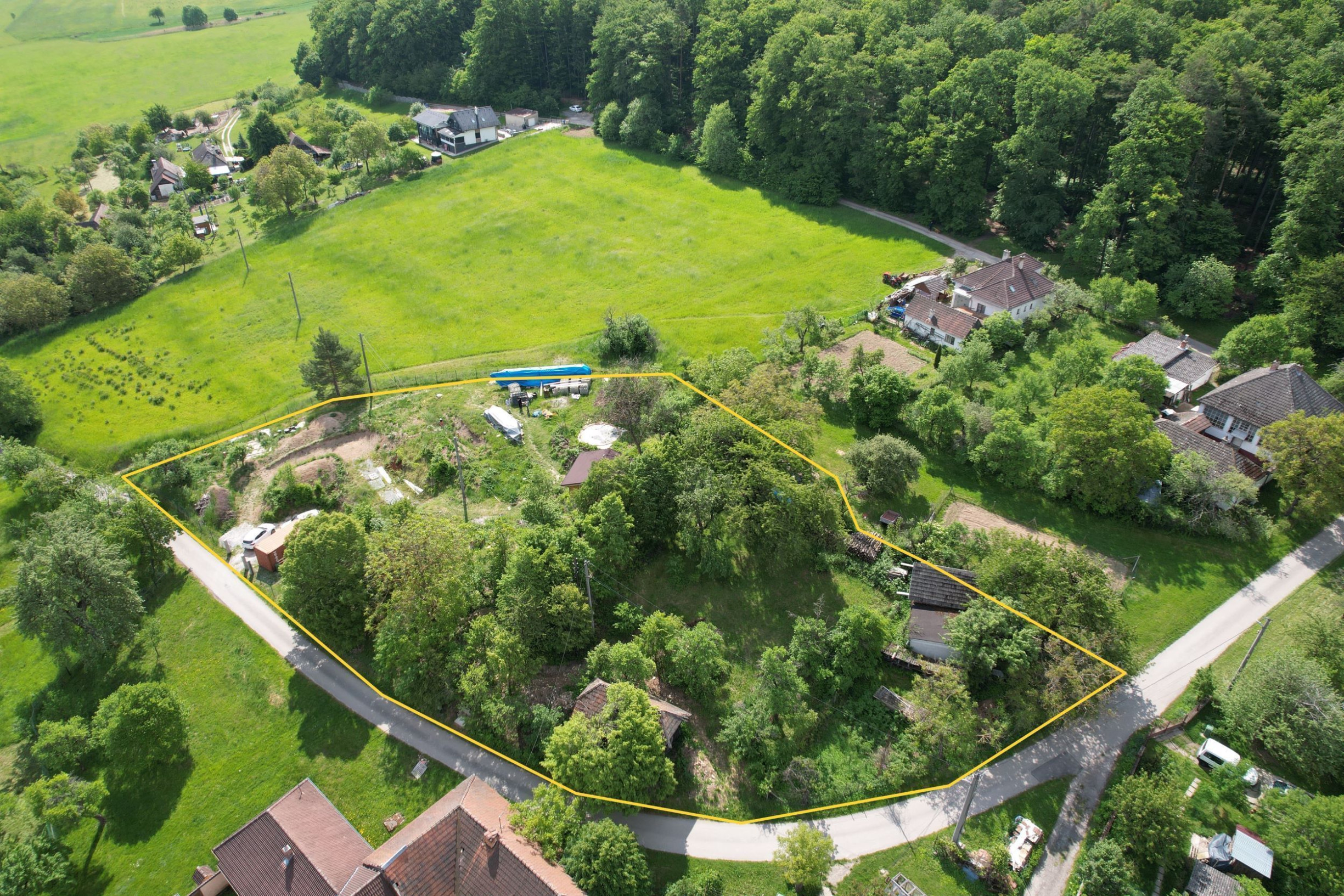 Výnimočný pozemok 3 500 m² v srdci Kopaníc – Rozpracovaný projekt s povoleniami (Rudník)