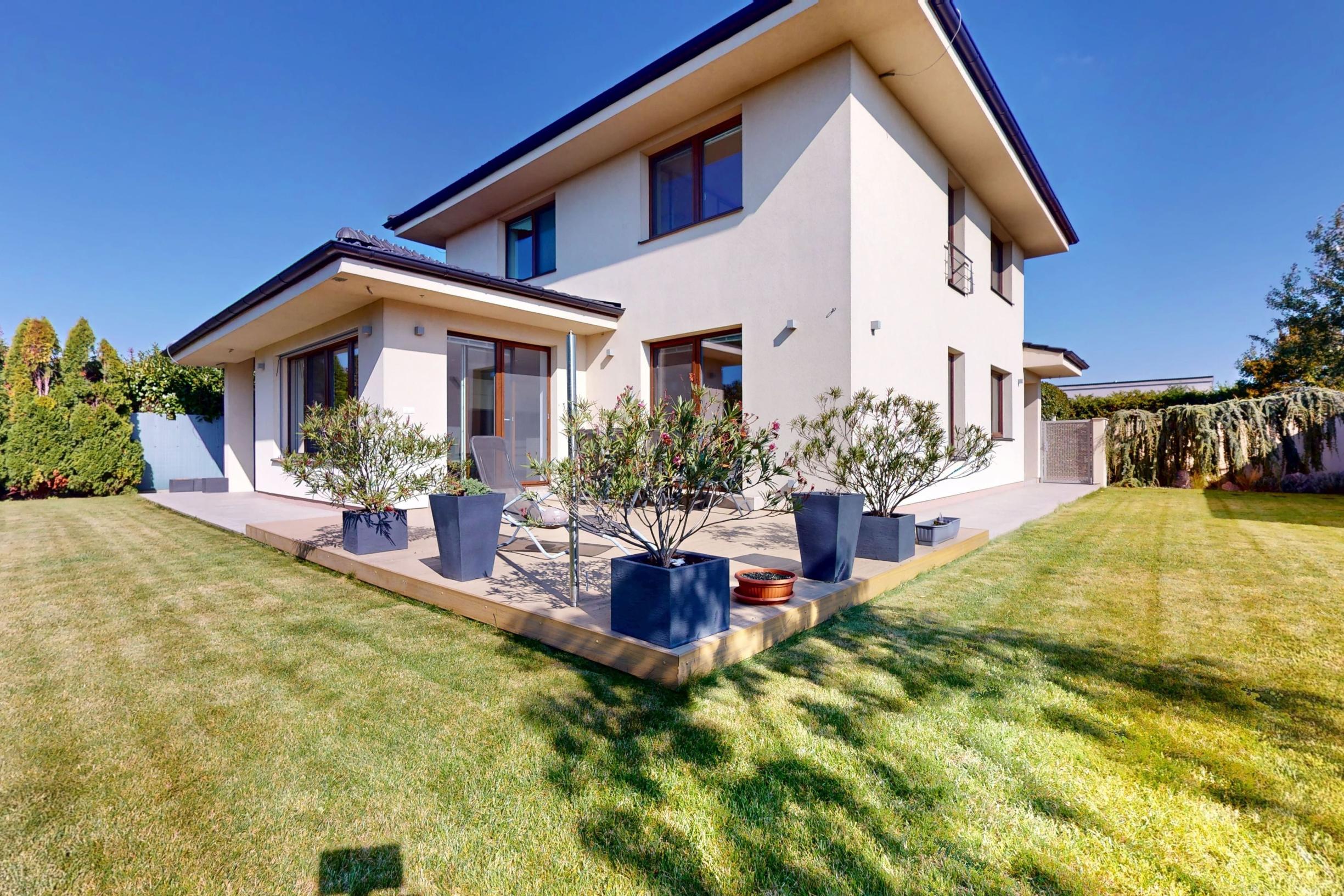 5-izbový rodinný dom s pozemkom 769 m² v Rusovciach Gaštanová alej