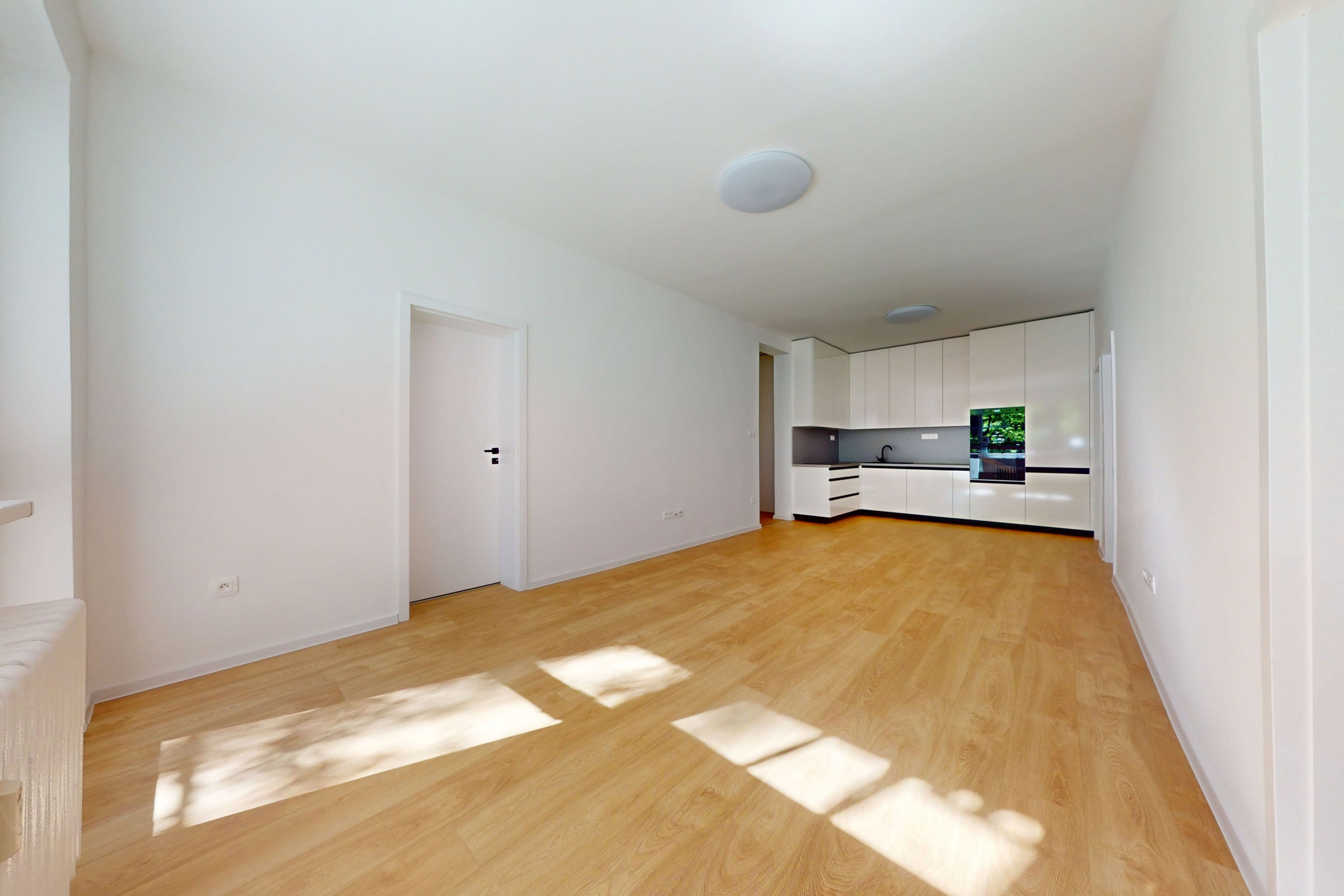 Veľký 5 izbový byt pre rodinu | veľká loggia, šatník, 2x toaleta, ul. Nováckeho