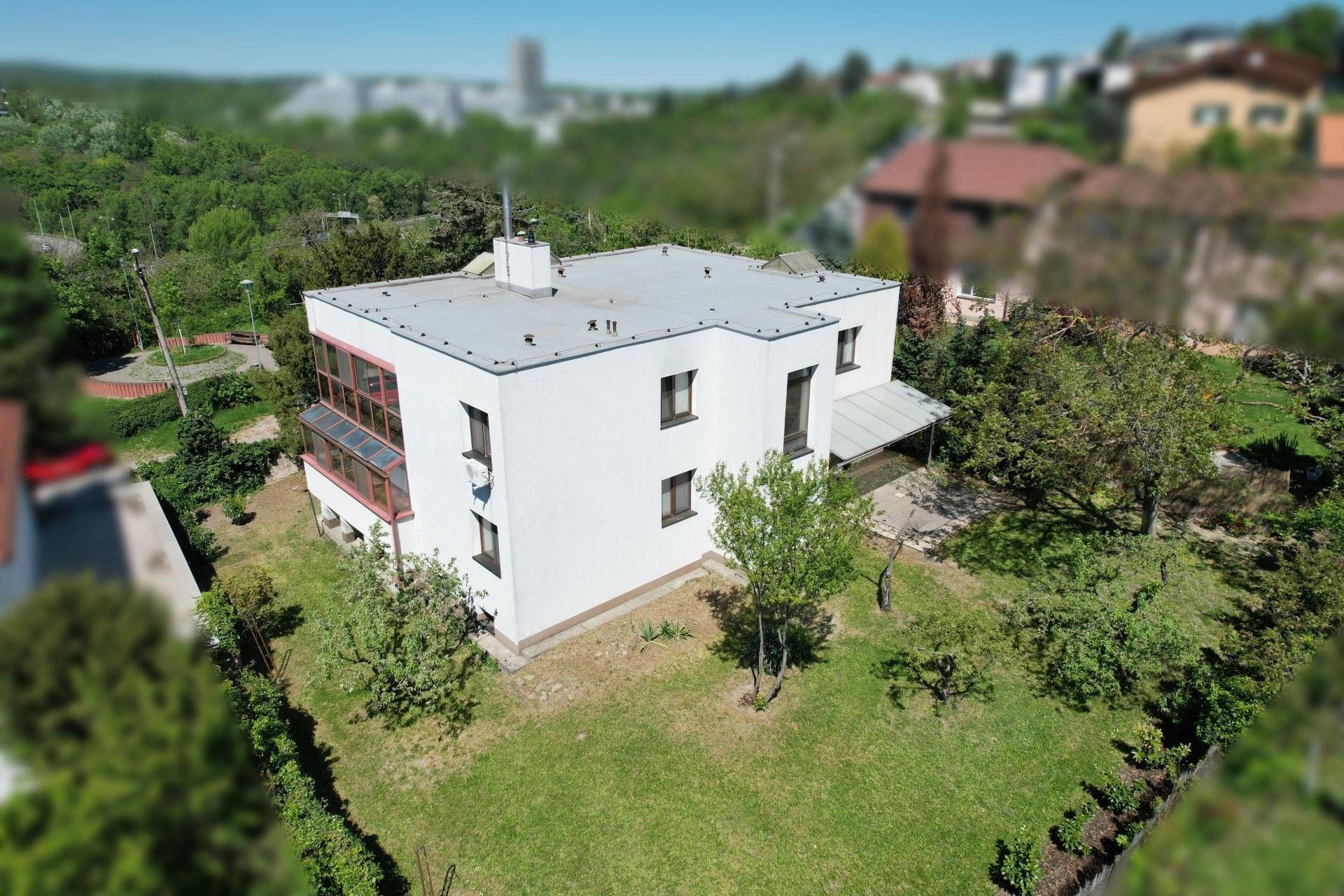 RODINNÝ DOM NA HRADNOM KOPCI – BÔRIK | 7-ÁROVÝ POZEMOK | 2 BYTOVÉ JEDNOTKY