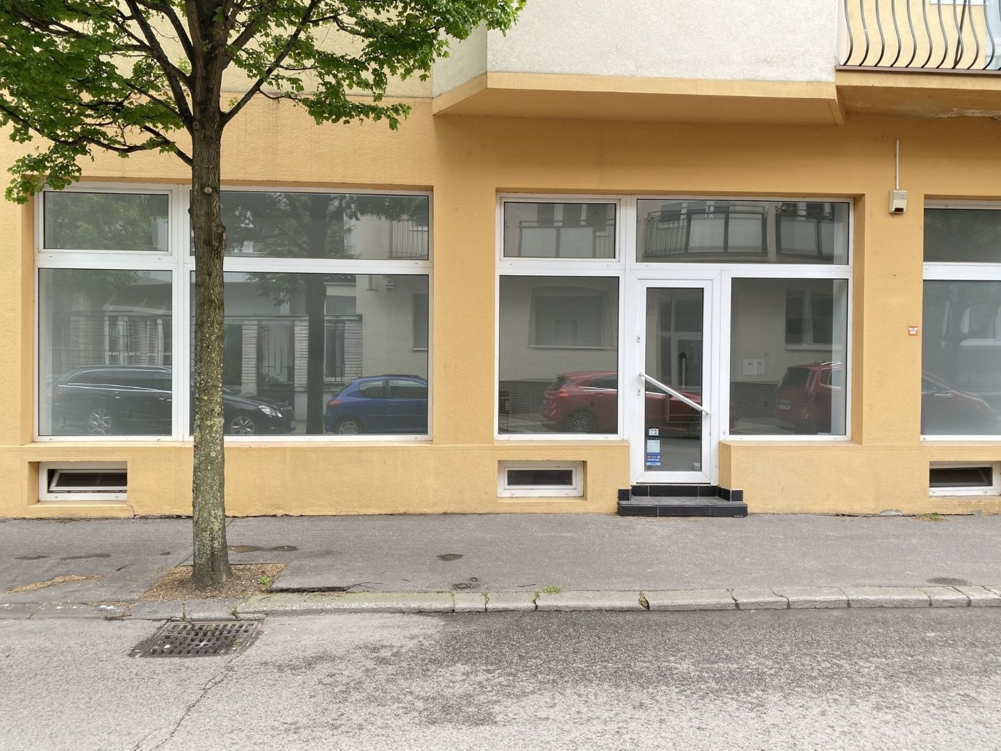 Na prenájom obchodný priestor - Piešťany centrum