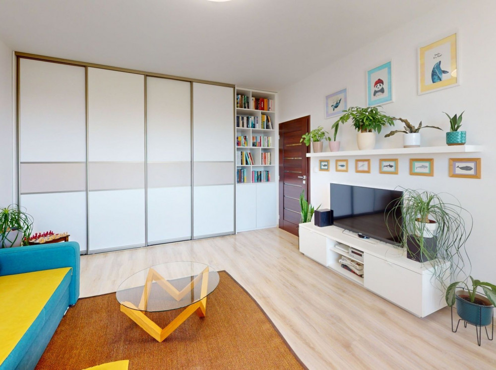 2 izbový byt 47m2 + loggia 5m2, Bratislava Petržalka, Pečnianska ul.