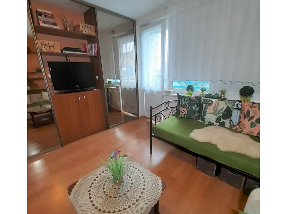Prenájom 1 izb. bytu s balkónom, Bebravská ul., zariadený