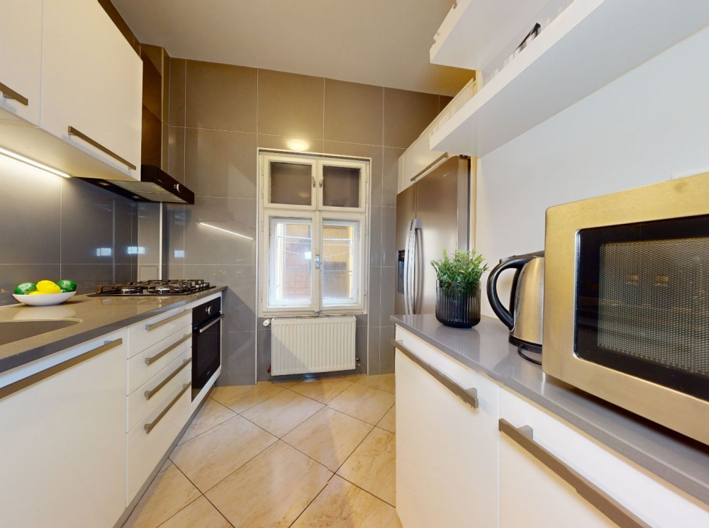 Aj investične na Airbnb, 3-izbový byt na pešej zóne, v srdci Starého mesta na Klariskej ulici