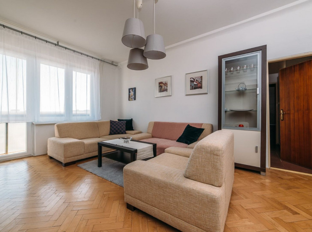 NA PRENÁJOM | 2,5 izbový byt s priestannou loggiou v TOP lokalite Ružinova, Park Ostredky