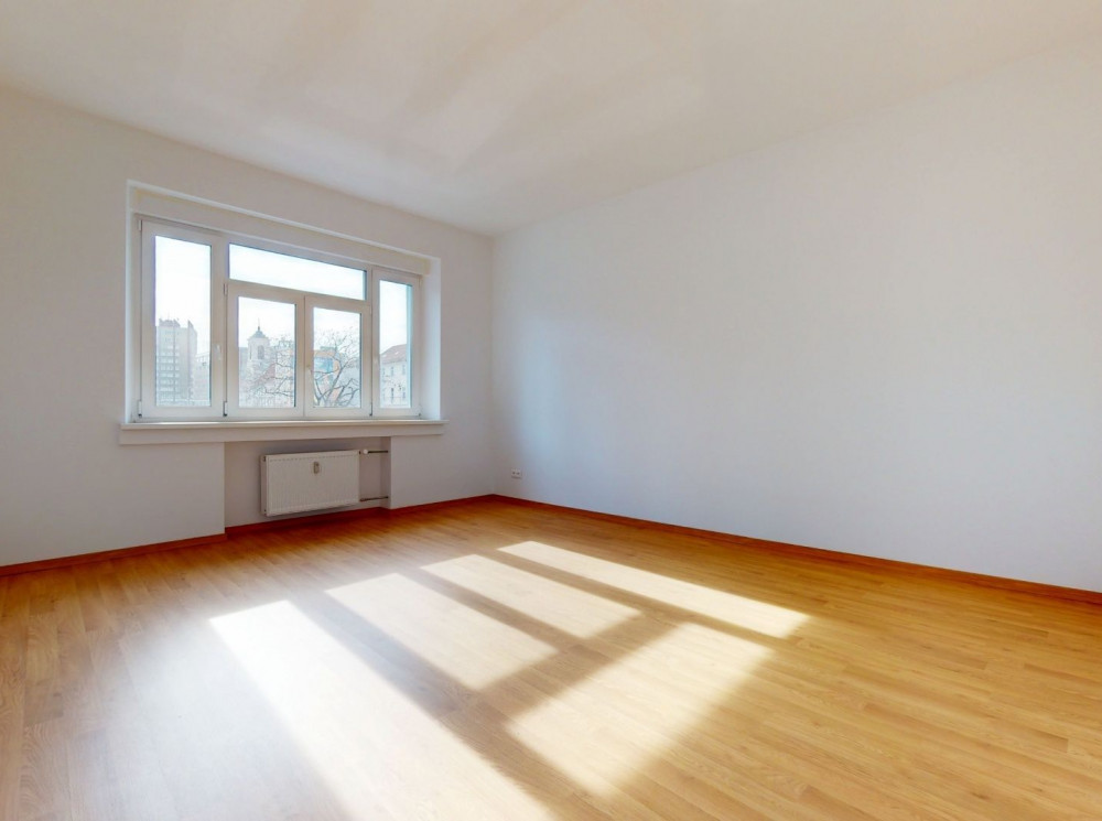 Prenájom 2 izbového bytu v centre mesta ul. Špitálska, Bratislava - Staré Mesto