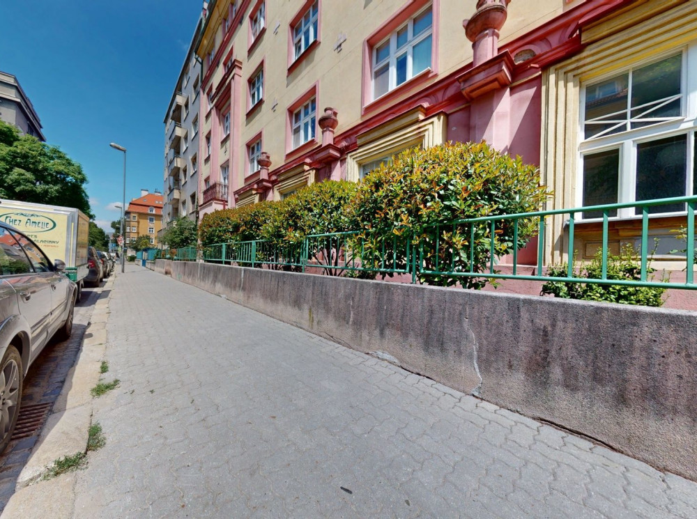 2 IZB. BYT PO REKONŠTRUKCII, PRI JAKUBOVOM NÁM., KLEMENSOVA UL.
