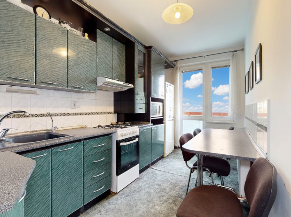 AJ NA INVESTÍCIU! Slnečný 3 izbový byt s krásnym výhľadom na tichom mieste