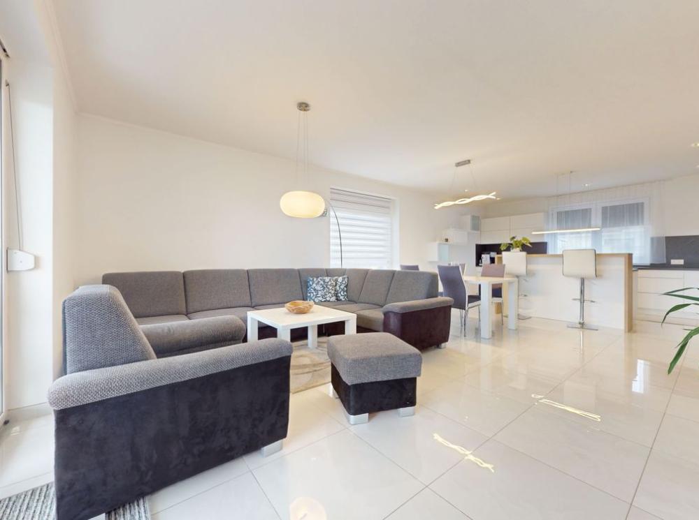 Na predaj krásny samostatne stojací 4-izbový rodinný dom v  Lehniciach – Sása