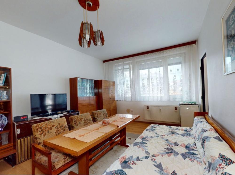 1 izbový byt vo vyhľadávanej časti Rače a samostatne stojaca murovaná garáž