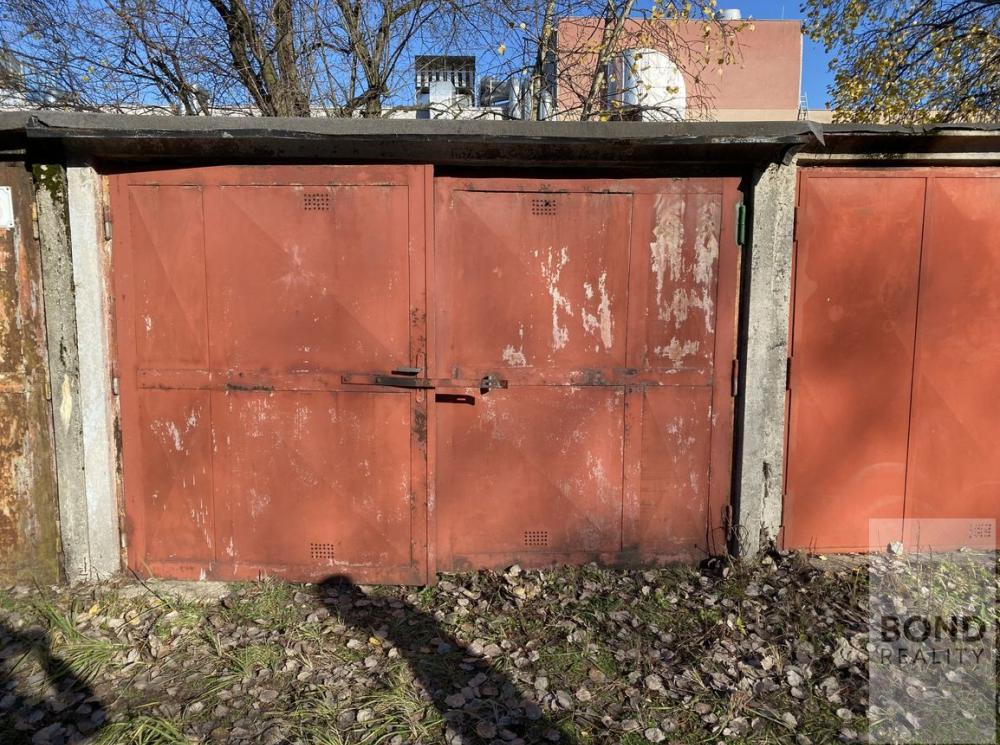 Na predaj garáž s pozemkom - Technické sklo 